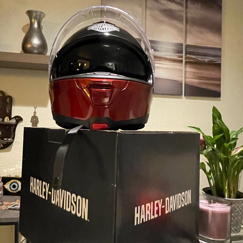 COPY - Women’s medium Harley Davidson helmet
